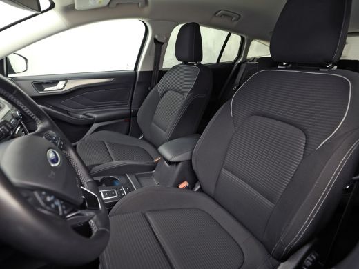 Ford Focus 1.0 EcoBoost Titanium X Sport Automaat (APPLE CARPLAY, GROOT NAVI, CAMERA, STUUR/STOELVERWARMING,... ActivLease financial lease