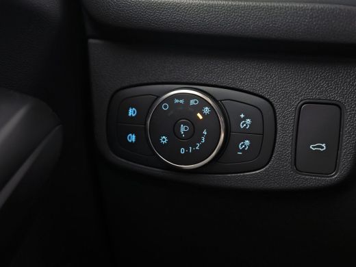 Ford Focus 1.0 EcoBoost Titanium X Sport Automaat (APPLE CARPLAY, GROOT NAVI, CAMERA, STUUR/STOELVERWARMING,... ActivLease financial lease