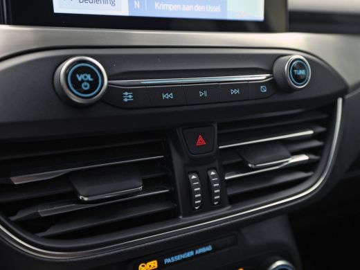 Ford Focus 1.0 EcoBoost Titanium X Sport Automaat (APPLE CARPLAY, GROOT NAVI, CAMERA, STUUR/STOELVERWARMING,... ActivLease financial lease