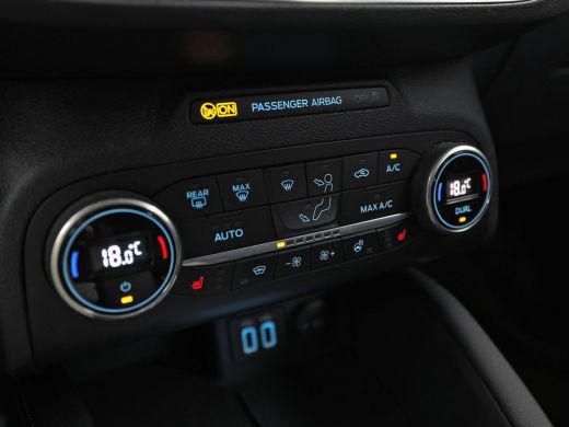 Ford Focus 1.0 EcoBoost Titanium X Sport Automaat (APPLE CARPLAY, GROOT NAVI, CAMERA, STUUR/STOELVERWARMING,... ActivLease financial lease