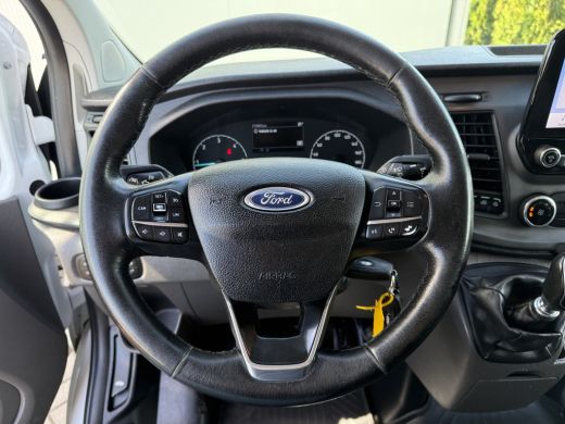 Ford Transit Custom 2.0 TDCI / L2H1 / 2x SCHUIFDEUR / 2.8 TONS TREKHAAK / 1e EIG. / IMPERIAAL / CAMERA / 3-ZITS / BLI... ActivLease financial lease