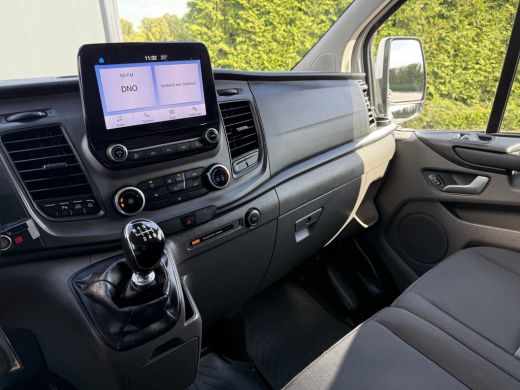 Ford Transit Custom 2.0 TDCI / L2H1 / 2x SCHUIFDEUR / 2.8 TONS TREKHAAK / 1e EIG. / IMPERIAAL / CAMERA / 3-ZITS / BLI... ActivLease financial lease