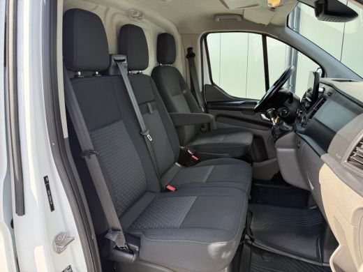 Ford Transit Custom 2.0 TDCI / L2H1 / 2x SCHUIFDEUR / 2.8 TONS TREKHAAK / 1e EIG. / IMPERIAAL / CAMERA / 3-ZITS / BLI... ActivLease financial lease
