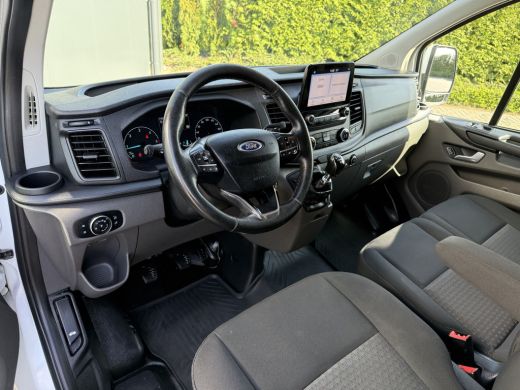 Ford Transit Custom 2.0 TDCI / L2H1 / 2x SCHUIFDEUR / 2.8 TONS TREKHAAK / 1e EIG. / IMPERIAAL / CAMERA / 3-ZITS / BLI... ActivLease financial lease