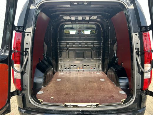 Hyundai Staria Dubbel Cabine UNIEK! | Dubbele Cabine | Trekhaak 1500 KG Trekgewicht | Navigatie | Airco Automati... ActivLease financial lease