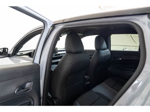 Jeep Avenger 1.2 e-Hybrid Summit | Tot 8 Jaar Garantie | Navigatie | Camera | El. Achterklep | Climate Control... ActivLease financial lease