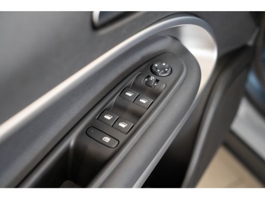 Jeep Avenger 1.2 e-Hybrid Summit | Tot 8 Jaar Garantie | Navigatie | Camera | El. Achterklep | Climate Control... ActivLease financial lease