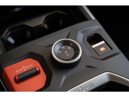 Jeep Compass First Edition 74 kWh | Trekhaak | Navigatie | 360gr Camera | Keyless | All-Season Banden | Apple ... ActivLease financial lease