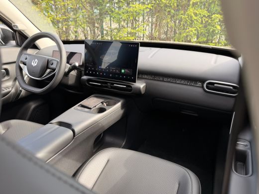 Leapmotor B03X ProMax Design 53 kWh | DEMO | Adapt. Cruise | 360 Camera | Stoel+Stuurverwarming | V2L | Warmtepo... ActivLease financial lease