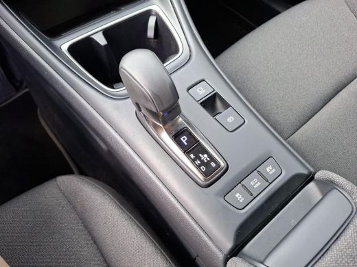 Lexus LBX 1.5 Business Line 2WD | CarPlay | Cruise Adpt. | Camera | ActivLease financial lease