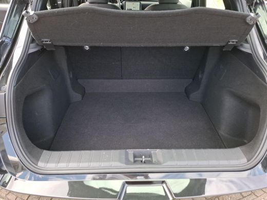 Lexus LBX 1.5 Business Line 2WD | CarPlay | Cruise Adpt. | Camera | ActivLease financial lease