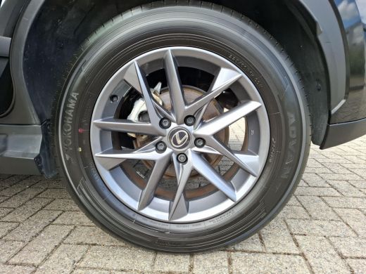 Lexus LBX 1.5 Business Line 2WD | CarPlay | Cruise Adpt. | Camera | ActivLease financial lease