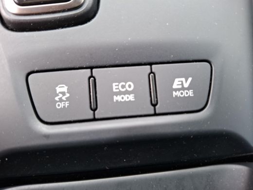 Lexus LBX 1.5 Business Line 2WD | CarPlay | Cruise Adpt. | Camera | ActivLease financial lease