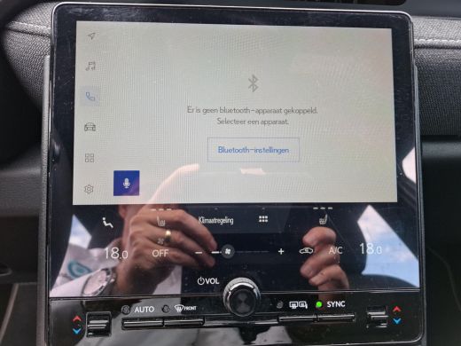 Lexus LBX 1.5 Business Line 2WD | CarPlay | Cruise Adpt. | Camera | ActivLease financial lease