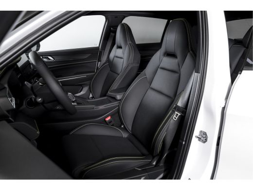 Lynk & Co 01 1.5 PHEV 276 PK More | Afn. Trekhaak | S/K-panodak | Dig. Cockpit | Stoel-+Stuurverw. | 360 Camer... ActivLease financial lease