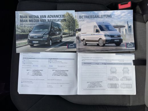 MAN eTGE Basis 36 kWh L3 H3 (2-Fase) {SoH-88%} Aut. *HEATPUMP | NAVI-FULLMAP | AIRCO | CRUISE | CAMERA | H... ActivLease financial lease