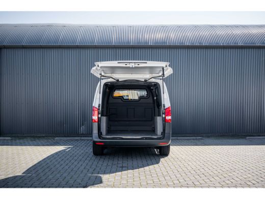 Mercedes-Benz eVito | 90KWH | WLPT 367KM | Volledig Elektrisch | SOH 97.5% | Camera | Navi | Stoelverw. | Airco | 3-Zits ActivLease financial lease