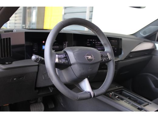 Opel Astra Electric 58 kWh Ultimate | SOH 98% | Warmtepomp | Schuif-kanteldak | Matrix LED | Suede bekleding | ActivLease financial lease