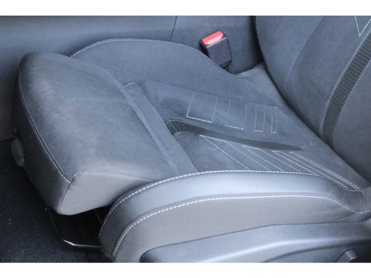 Opel Astra Electric 58 kWh Ultimate | SOH 98% | Warmtepomp | Schuif-kanteldak | Matrix LED | Suede bekleding | ActivLease financial lease