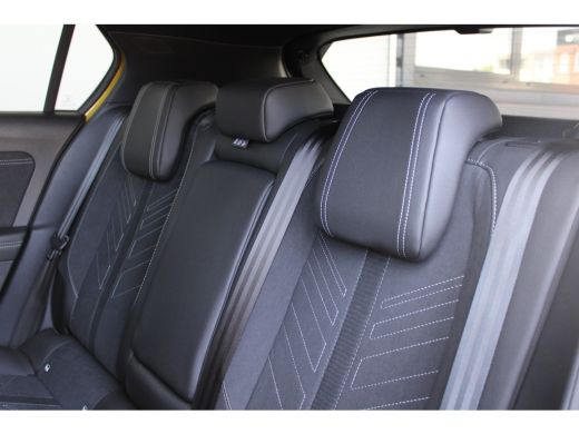 Opel Astra Electric 58 kWh Ultimate | SOH 98% | Warmtepomp | Schuif-kanteldak | Matrix LED | Suede bekleding | ActivLease financial lease