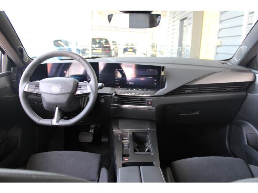 Opel Astra Electric 58 kWh Ultimate | SOH 98% | Warmtepomp | Schuif-kanteldak | Matrix LED | Suede bekleding | ActivLease financial lease