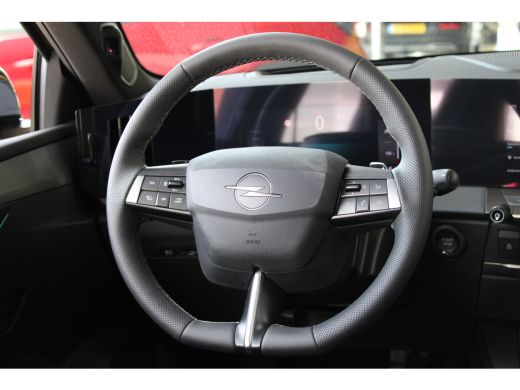 Opel Astra Electric 58 kWh Ultimate | SOH 98% | Warmtepomp | Schuif-kanteldak | Matrix LED | Suede bekleding | ActivLease financial lease