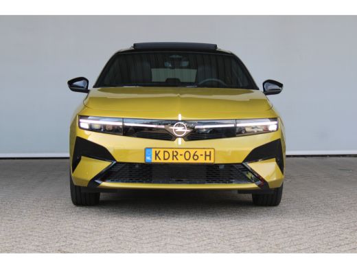 Opel Astra Electric 58 kWh Ultimate | SOH 98% | Warmtepomp | Schuif-kanteldak | Matrix LED | Suede bekleding | ActivLease financial lease