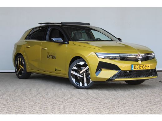 Opel Astra Electric 58 kWh Ultimate | SOH 98% | Warmtepomp | Schuif-kanteldak | Matrix LED | Suede bekleding | ActivLease financial lease