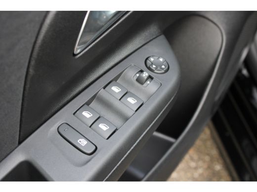Opel Corsa 1.2 Turbo Ultimate | Navigatie | Camera | Massage | Stoelverwarming | Alcantara | Apple carplay | ActivLease financial lease