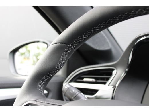 Opel Corsa 1.2 Turbo Ultimate | Navigatie | Camera | Massage | Stoelverwarming | Alcantara | Apple carplay | ActivLease financial lease