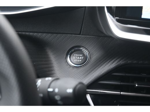 Peugeot 2008 1.2 Hybrid 145 GT Tot 8 Jaar Garantie! | Navi by App | Achteruitrijcamera | Cruise Control | Keyl... ActivLease financial lease