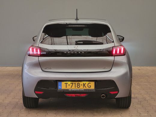 Peugeot 208 1.2 Turbo 100-PK EAT8 Panorama Dak | Camera | 17" Lichtmetaal | Digitaal Dashboard | Parkeersenso... ActivLease financial lease