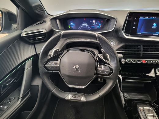 Peugeot 208 1.2 Turbo 100-PK EAT8 Panorama Dak | Camera | 17" Lichtmetaal | Digitaal Dashboard | Parkeersenso... ActivLease financial lease