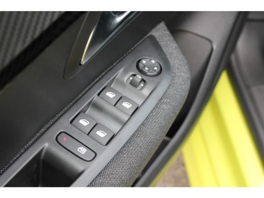Peugeot 208 1.2 Turbo 100pk Style | Navi by app | Apple carplay | Parkeersensoren | Bluetooth | Cruise control | ActivLease financial lease