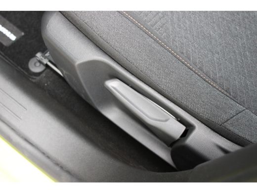Peugeot 208 1.2 Turbo 100pk Style | Navi by app | Apple carplay | Parkeersensoren | Bluetooth | Cruise control | ActivLease financial lease