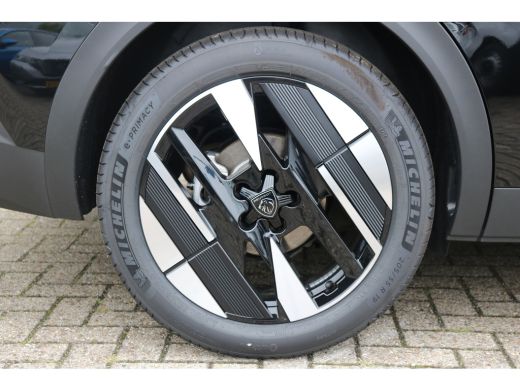 Peugeot 408 1.2 Allure Hybrid 145 | Navi | Stoel en stuurverwarming | Ad. Cruise control | 19'' LMV | Camera | ActivLease financial lease