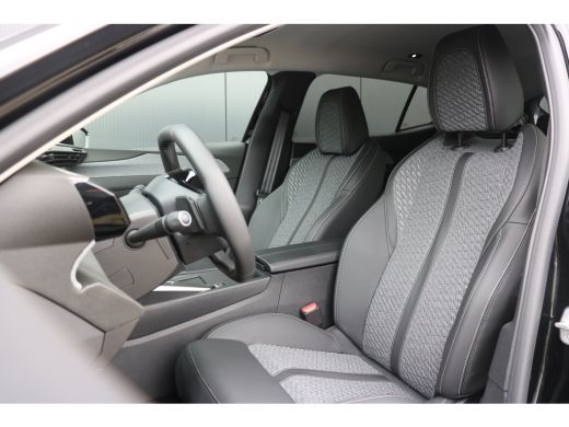 Peugeot 408 1.2 Allure Hybrid 145 | Navi | Stoel en stuurverwarming | Ad. Cruise control | 19'' LMV | Camera | ActivLease financial lease