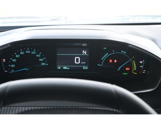 Peugeot e-2008 Business tot 8 Jaar garantie! | Climate Control | Dashboard in zacht materiaal met carboneffect e... ActivLease financial lease