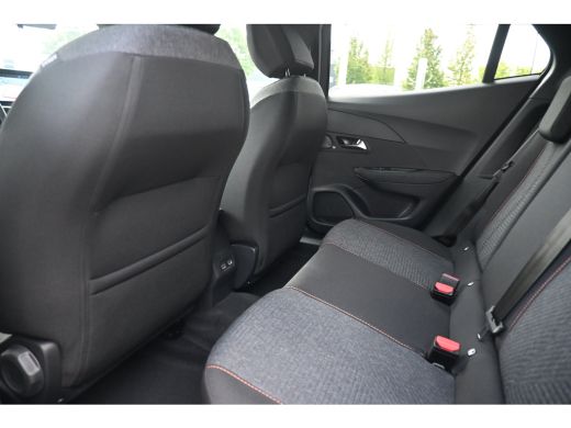 Peugeot e-2008 Business tot 8 Jaar garantie! | Climate Control | Dashboard in zacht materiaal met carboneffect e... ActivLease financial lease