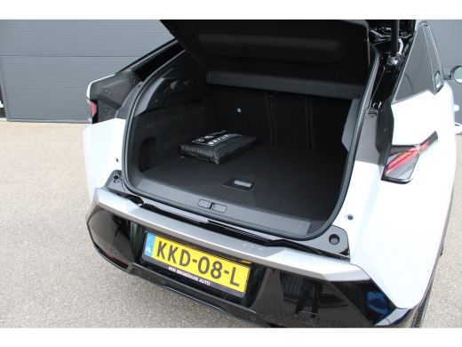 Peugeot e-3008 GT Avantage 210 73 kWh | Fase 3 laden | Luxe stoelen | Massage | Stoelverwarming | Alcantara | Na... ActivLease financial lease