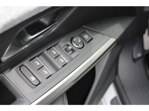 Peugeot e-3008 GT Avantage 210 73 kWh | Fase 3 laden | Luxe stoelen | Massage | Stoelverwarming | Alcantara | Na... ActivLease financial lease