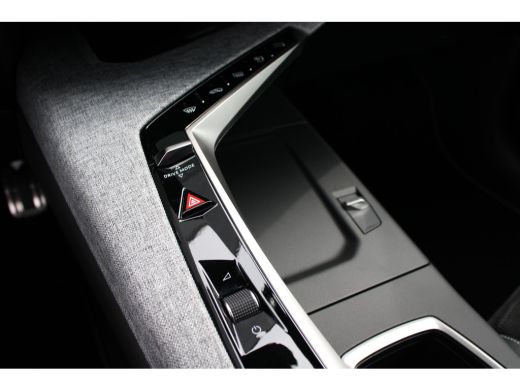 Peugeot e-3008 GT Avantage 210 73 kWh | Fase 3 laden | Luxe stoelen | Massage | Stoelverwarming | Alcantara | Na... ActivLease financial lease