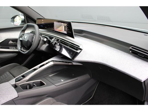 Peugeot e-3008 GT Avantage 210 73 kWh | Fase 3 laden | Luxe stoelen | Massage | Stoelverwarming | Alcantara | Na... ActivLease financial lease