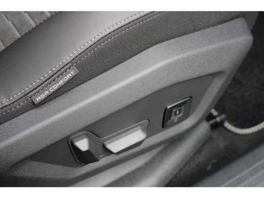 Peugeot e-3008 GT Avantage 210 73 kWh | Fase 3 laden | Luxe stoelen | Massage | Stoelverwarming | Alcantara | Na... ActivLease financial lease
