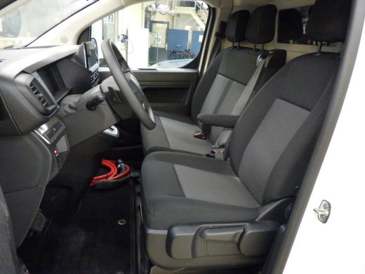 Peugeot e-Expert L2 75 kWh | 8 JAAR GARANTIE | CAMERA | NAVI | BETIMMERING | DRAADLOOS CARPLAY | ActivLease financial lease