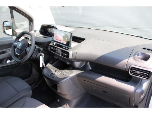 Peugeot e-Partner 136 L1 50 kWh | Fase 3 laden | Navigatie | Camera | 3-Zits | Parkeersensoren voor + achter | Appl... ActivLease financial lease