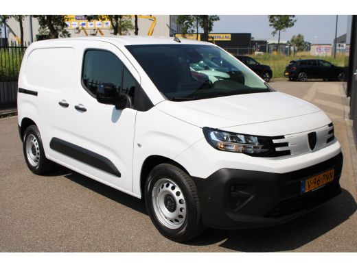 Peugeot e-Partner 136 L1 50 kWh | Fase 3 laden | Navigatie | Camera | 3-Zits | Parkeersensoren voor + achter | Appl... ActivLease financial lease
