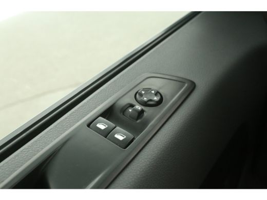 Peugeot Expert 2.0 BlueHDI 145PK L2H1 | Automaat | Airco | Cruise | Camera | Carplay | Parkeersens. ActivLease financial lease