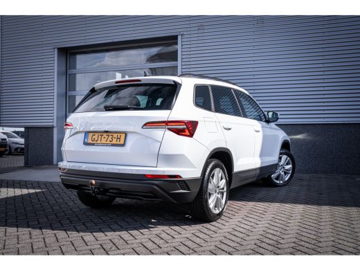 Skoda Karoq 1.5 TSI ACT Business Edition | Achteruitrijcamera | Lichtmetalen velgen 17" | Trekhaak uitklapbaar ActivLease financial lease
