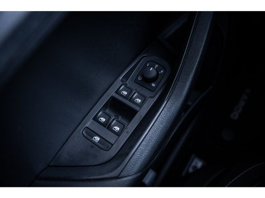 Skoda Karoq 1.5 TSI ACT Business Edition | Achteruitrijcamera | Lichtmetalen velgen 17" | Trekhaak uitklapbaar ActivLease financial lease